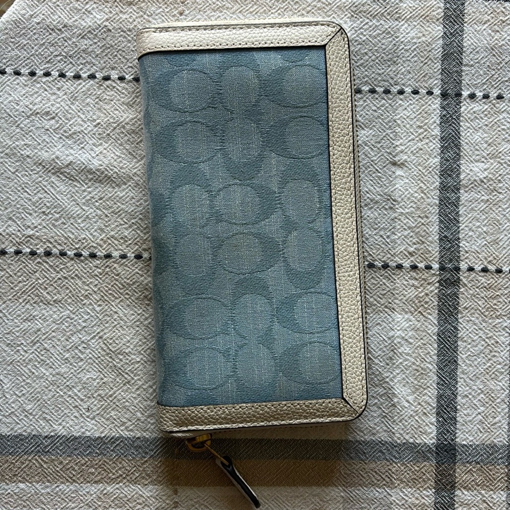 Coach Long Wallet